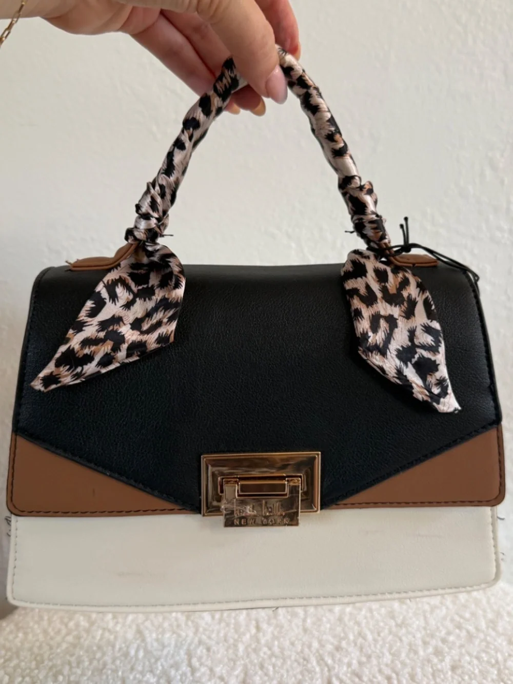 NWT 🐆 Nicole Miller - Colorblock Bag with Leopard Scarf Wrapped Handle 💼